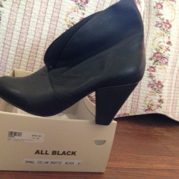 Bootie ALL BLACK Shawl collar Size EU 41 US 10 - Picture 4 of 4